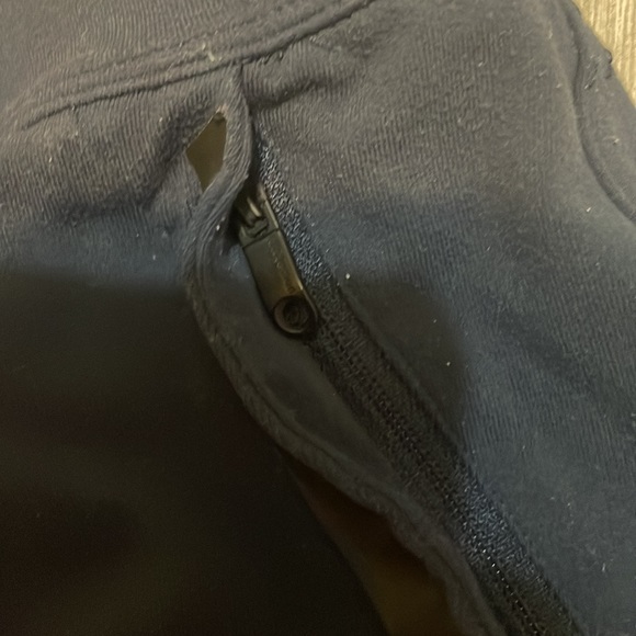Lululemon men’s pants - Picture 3 of 7